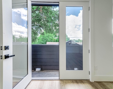 313 N Nagle Street - Photo Thumbnail 22