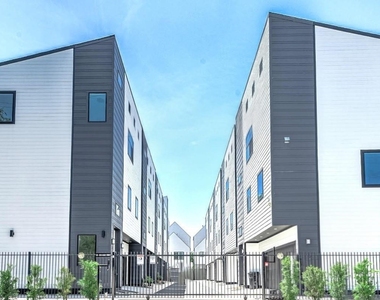 313 N Nagle Street - Photo Thumbnail 1