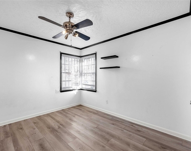 6014 Belarbor Street - Photo Thumbnail 5