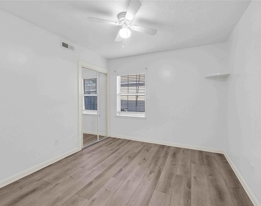 6014 Belarbor Street - Photo Thumbnail 6
