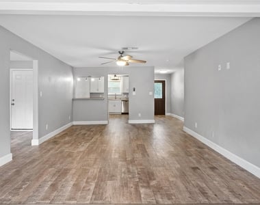 3310 Oak Drive - Photo Thumbnail 9