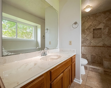 3007 Cloverdale - Photo Thumbnail 15