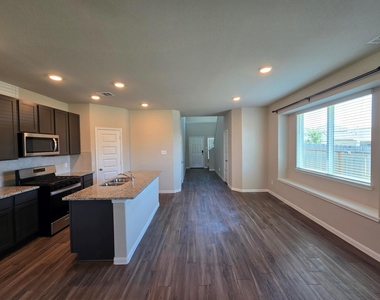 13703 Mariah Drive - Photo Thumbnail 10
