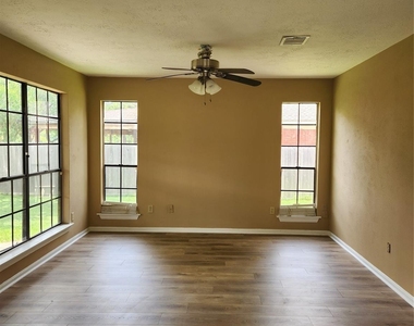 14562 Oak Chase Drive - Photo Thumbnail 7