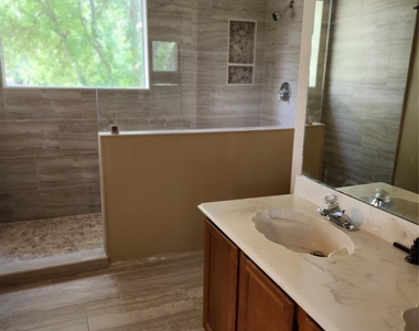 14562 Oak Chase Drive - Photo Thumbnail 10