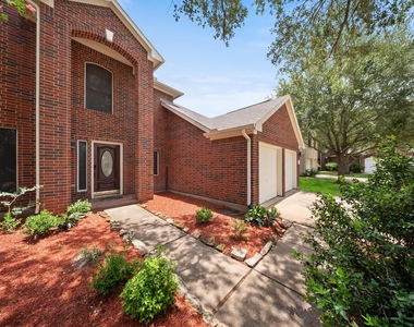 8311 Sierra Hill Court - Photo Thumbnail 3