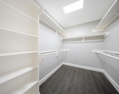 8311 Sierra Hill Court - Photo Thumbnail 19