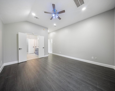 8311 Sierra Hill Court - Photo Thumbnail 15