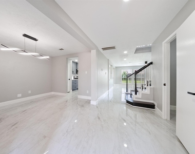 8311 Sierra Hill Court - Photo Thumbnail 4