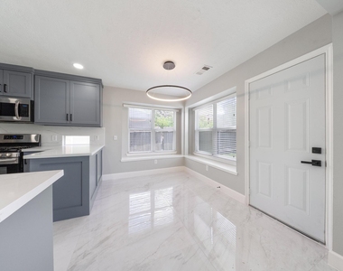 8311 Sierra Hill Court - Photo Thumbnail 10
