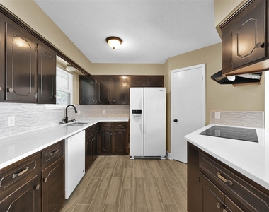 29103 Raestone Street - Photo Thumbnail 4