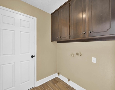 29103 Raestone Street - Photo Thumbnail 14