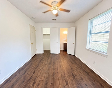 409 La Bradford Drive - Photo Thumbnail 10