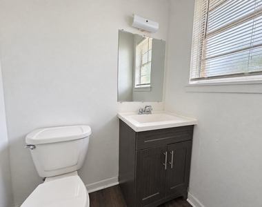 409 La Bradford Drive - Photo Thumbnail 9