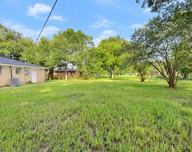 409 La Bradford Drive - Photo Thumbnail 20
