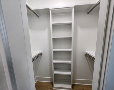 207 Carl Street - Photo Thumbnail 5