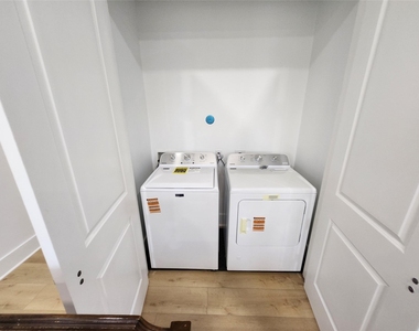 207 Carl Street - Photo Thumbnail 17
