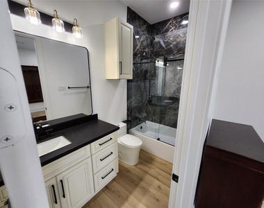 207 Carl Street - Photo Thumbnail 11