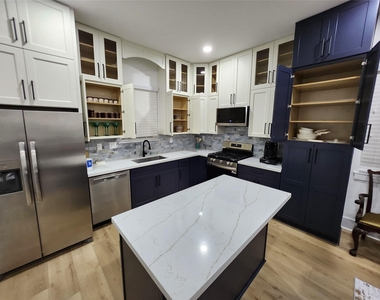 207 Carl Street - Photo Thumbnail 15