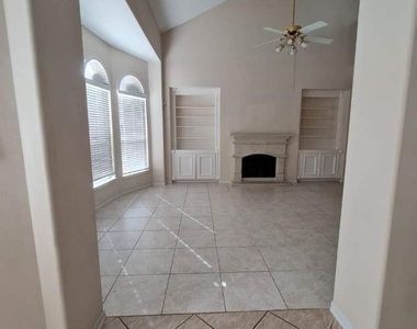 503 Nadia Way - Photo Thumbnail 13