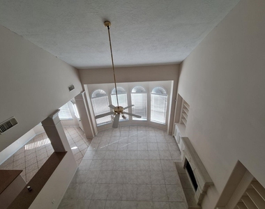 503 Nadia Way - Photo Thumbnail 10