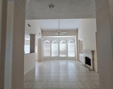 503 Nadia Way - Photo Thumbnail 9