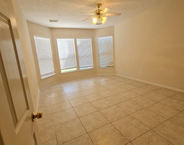 503 Nadia Way - Photo Thumbnail 19