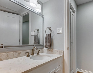 7600 Burgoyne Road - Photo Thumbnail 16