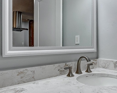 7600 Burgoyne Road - Photo Thumbnail 10