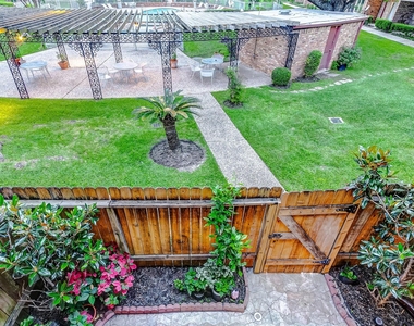 7600 Burgoyne Road - Photo Thumbnail 21