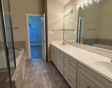 11315 Main Street - Photo Thumbnail 13