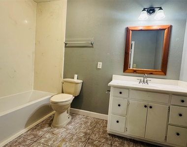 2308 Bennington Street - Photo Thumbnail 12