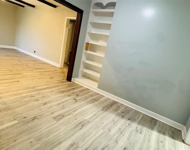 2308 Bennington Street - Photo Thumbnail 7