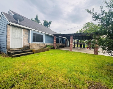 2308 Bennington Street - Photo Thumbnail 3