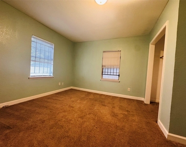 2308 Bennington Street - Photo Thumbnail 16
