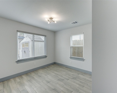 3112 Wentworth Street - Photo Thumbnail 18