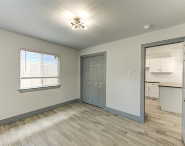 3112 Wentworth Street - Photo Thumbnail 17