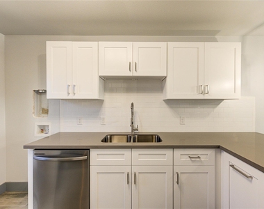 3112 Wentworth Street - Photo Thumbnail 6