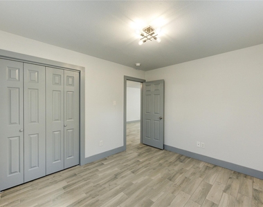 3112 Wentworth Street - Photo Thumbnail 15