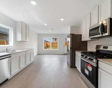 6319 Marigold Blaze Drive - Photo Thumbnail 6