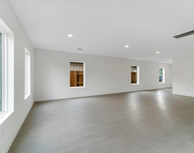 6319 Marigold Blaze Drive - Photo Thumbnail 3