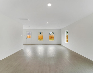 6319 Marigold Blaze Drive - Photo Thumbnail 2