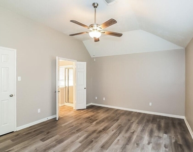 5113 Orange Blossom Court - Photo Thumbnail 7