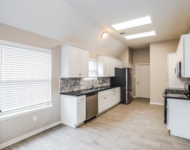 5113 Orange Blossom Court - Photo Thumbnail 6