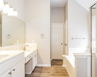 5113 Orange Blossom Court - Photo Thumbnail 9