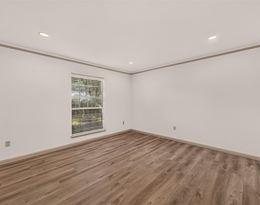306 Houghton Road - Photo Thumbnail 8