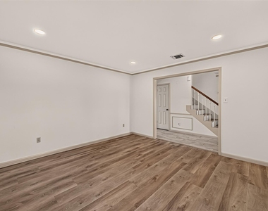 306 Houghton Road - Photo Thumbnail 9
