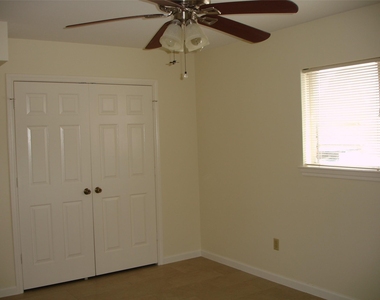 14333 Memorial Drive - Photo Thumbnail 9