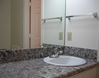 14333 Memorial Drive - Photo Thumbnail 11