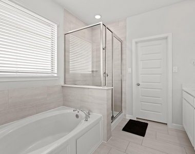 7843 Wyndham Harbor Court - Photo Thumbnail 15